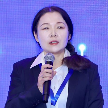 安徽省阜南縣人民法院黨組成員、副院長(cháng)、四級高級法官胡春燕