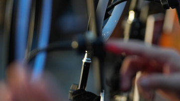 “持證上崗”新規落地，規范專(zhuān)業(yè)類(lèi)網(wǎng)絡(luò )直播