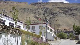 一曲藏戲，幾多變化 孔雀河畔的千年古村之變