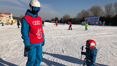 冰雪運動(dòng)“冬風(fēng)”未艾 “三億人上冰雪”只是開(kāi)始