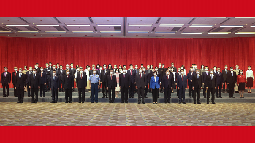 習近平會(huì )見(jiàn)香港特別行政區新任行政、立法、司法機關(guān)負責人