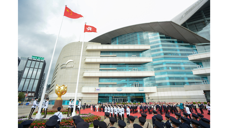 香港舉行慶?；貧w祖國25周年升旗儀式