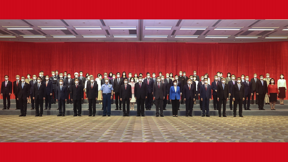 習近平會(huì )見(jiàn)香港特別行政區新任行政、立法、司法機關(guān)負責人