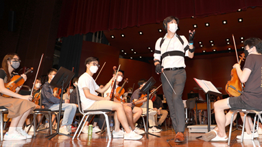 人機交互音樂(lè )會(huì )：唱響不一樣的《東方之珠》