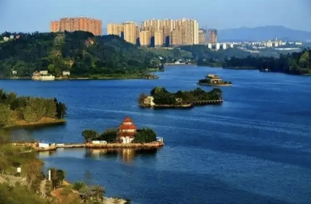 內江市隆昌市探索政務(wù)服務(wù)“四心”解法，助力“銀齡族”跨越“數字?zhù)櫆稀?></a></div> <div   id=