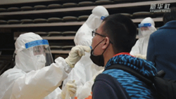 有他們，上海平靜中透著(zhù)力量