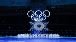 非凡十年看優(yōu)勢丨冰雪盛會(huì )，書(shū)寫(xiě)下精彩的中國答卷