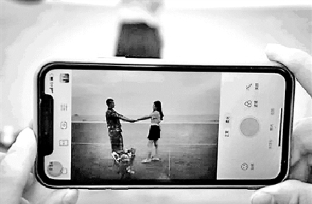 愛(ài)，是一個(gè)個(gè)無(wú)可替代日子的積累——軍戀不易，唯你美好