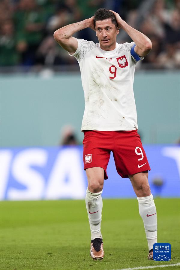 (卡塔爾世界杯)足球——C組:墨西哥戰平波蘭