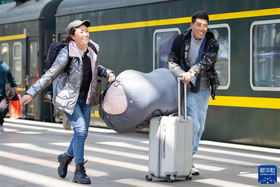 #（鏡觀(guān)中國·新華社國內新聞?wù)掌恢芫x）（7）2023年春運，收官！
