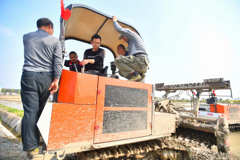 湖南常德：農機培訓進(jìn)田間