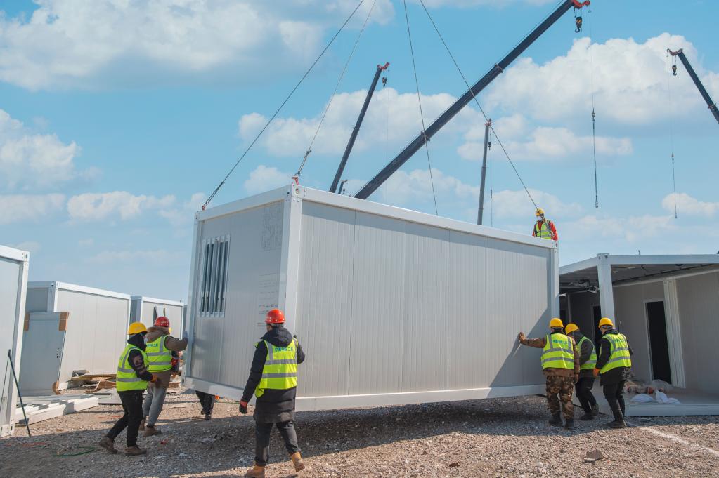 長(cháng)春:隔離方艙加緊建設