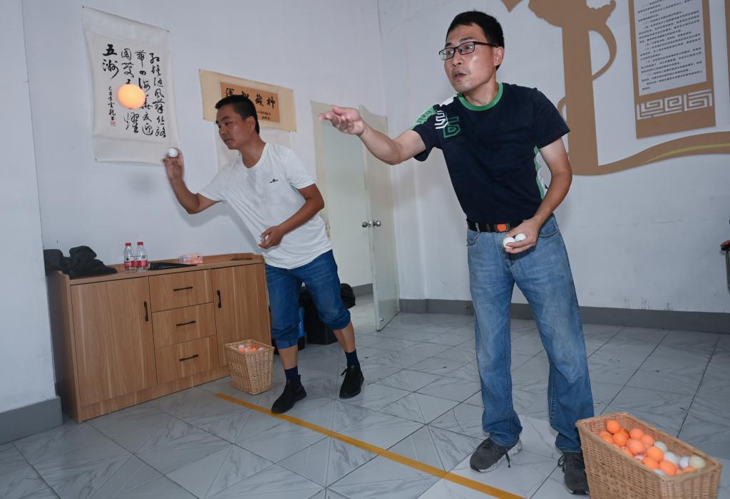 鄉村開(kāi)展關(guān)愛(ài)殘疾人特色文體活動(dòng)