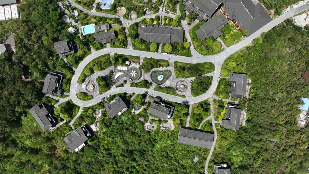 貴州百里杜鵑：“避暑經(jīng)濟”帶熱鄉村旅游