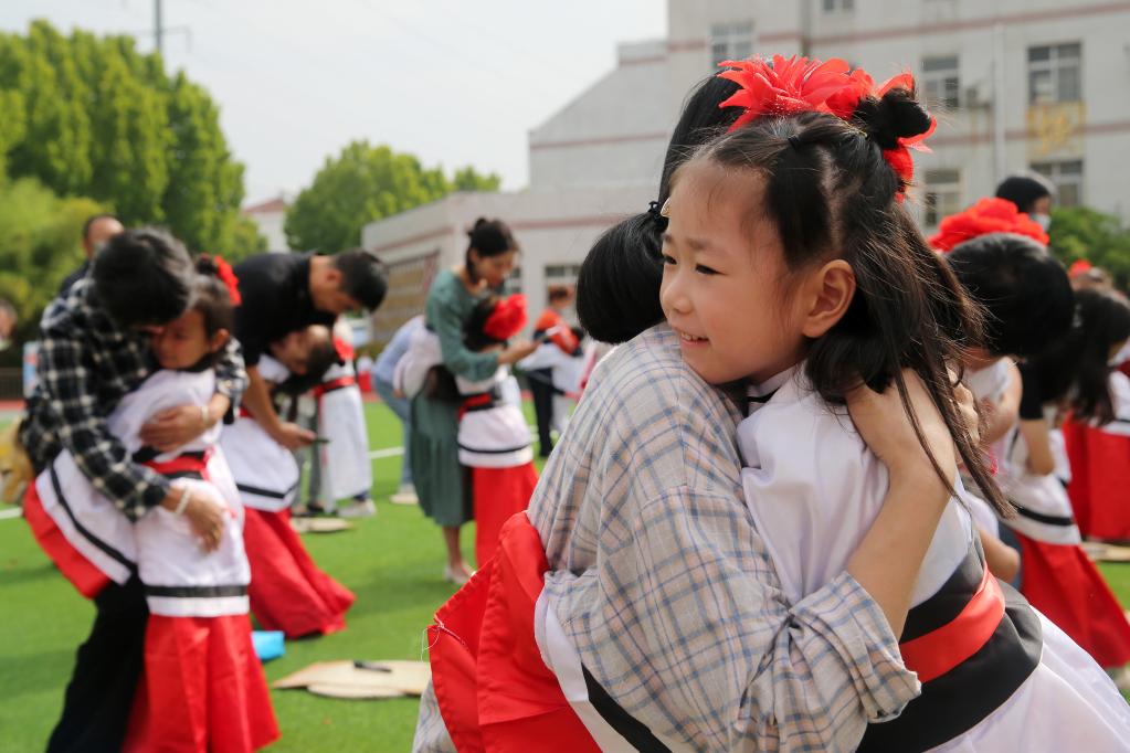 傳統“開(kāi)筆禮” 開(kāi)啟新學(xué)期