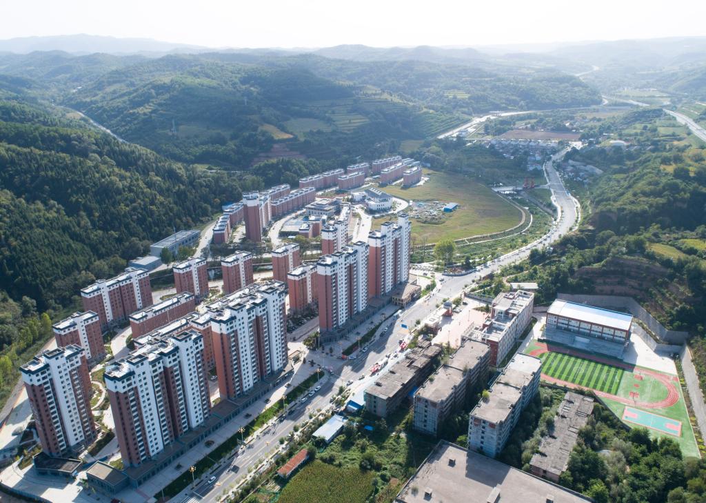 新華全媒+丨陜西麟游：山區搬遷群眾過(guò)上安居樂(lè )業(yè)新生活