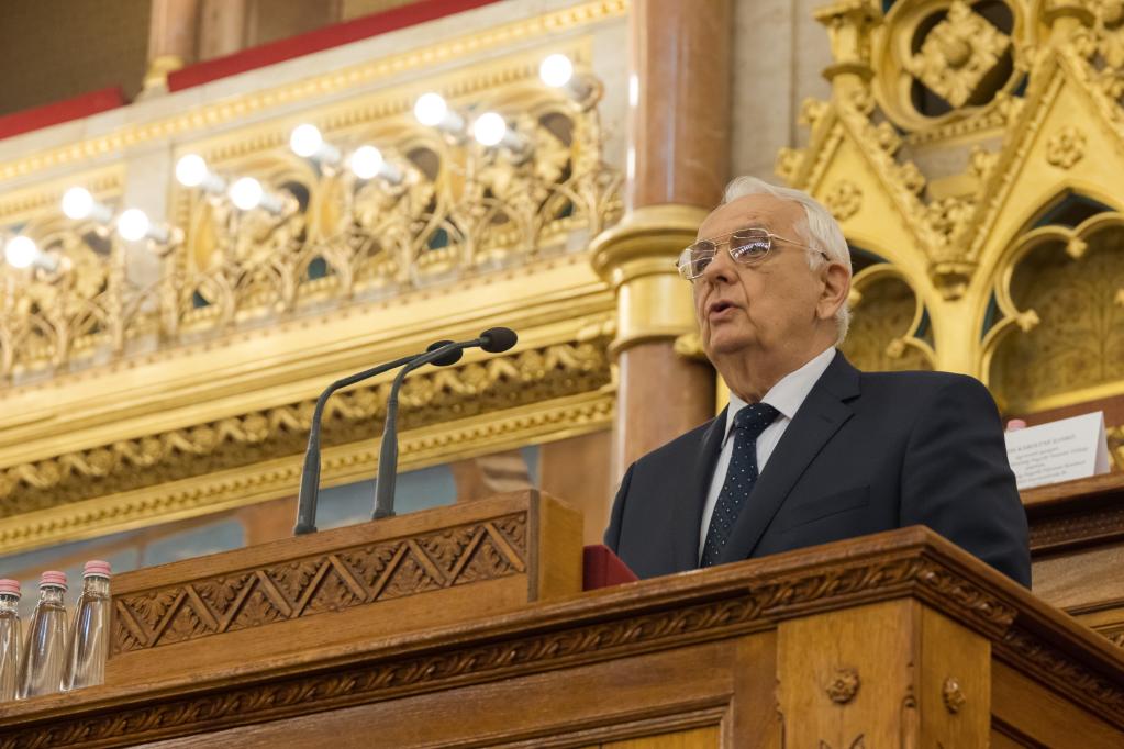 中醫藥機構榮獲匈牙利“價(jià)值與質(zhì)量獎”