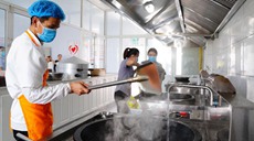 新華全媒+丨山東惠民:“孝善食堂”烹出養老敬老“幸福餐”