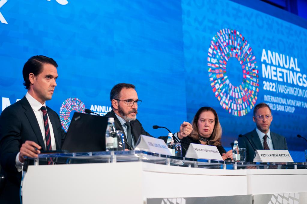 IMF下調明年全球經(jīng)濟增長(cháng)預期至2.7%