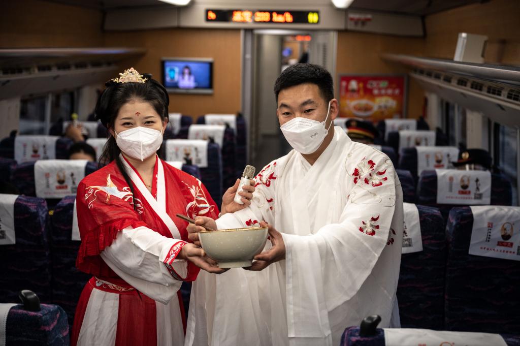 云南紅河:彌蒙高鐵即將通車(chē)