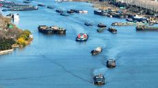 江蘇揚州:京杭大運河冬季運輸忙