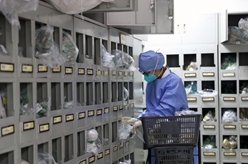 新華全媒+｜上海：探訪(fǎng)新冠康復中醫門(mén)診