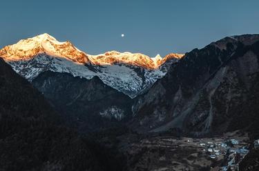 新春走基層丨巡線(xiàn)雨崩 呵護光明