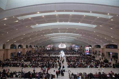 新春走基層·關(guān)注春運丨哈爾濱火車(chē)站迎來(lái)節前出行高峰