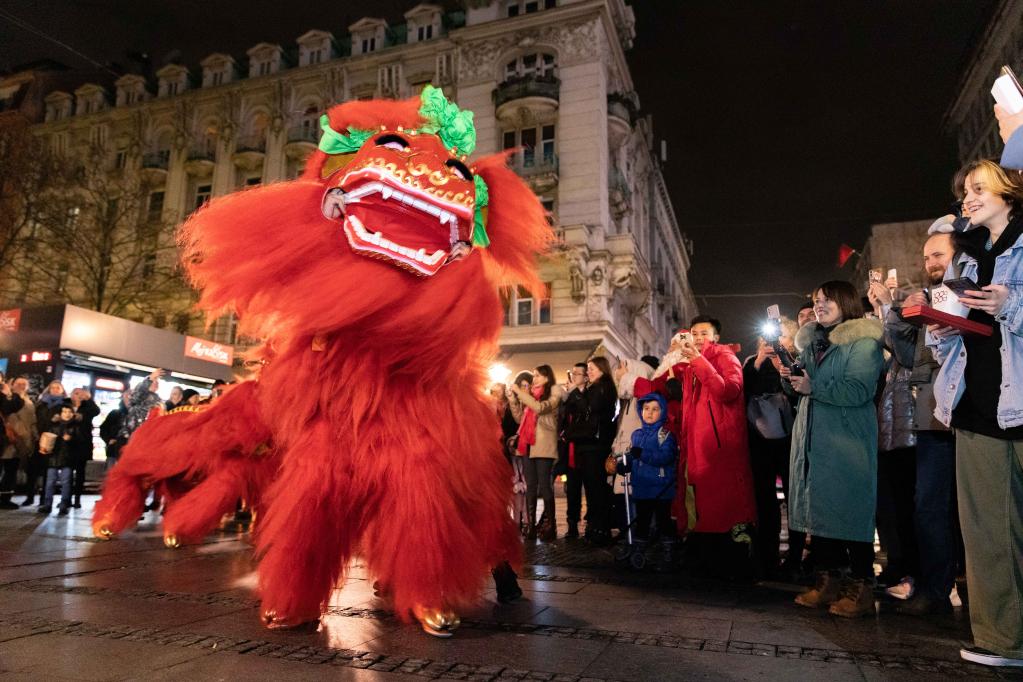 “歡樂(lè )春節大篷車(chē)”讓塞爾維亞“年味”十足