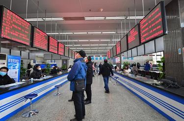 新華全媒+|湖南長(cháng)沙:節后招聘求職忙