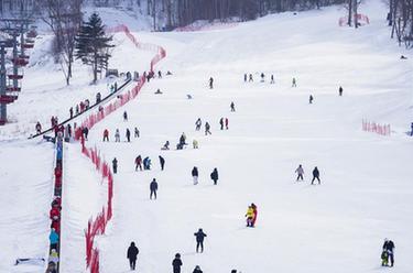 新華全媒+｜民宿預訂增長(cháng)16倍 接待游客超過(guò)千萬(wàn)——吉林省推進(jìn)冰雪經(jīng)濟快速增長(cháng)