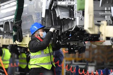 新華全媒+｜助企紓困開(kāi)“良方” 釋放經(jīng)濟新動(dòng)能