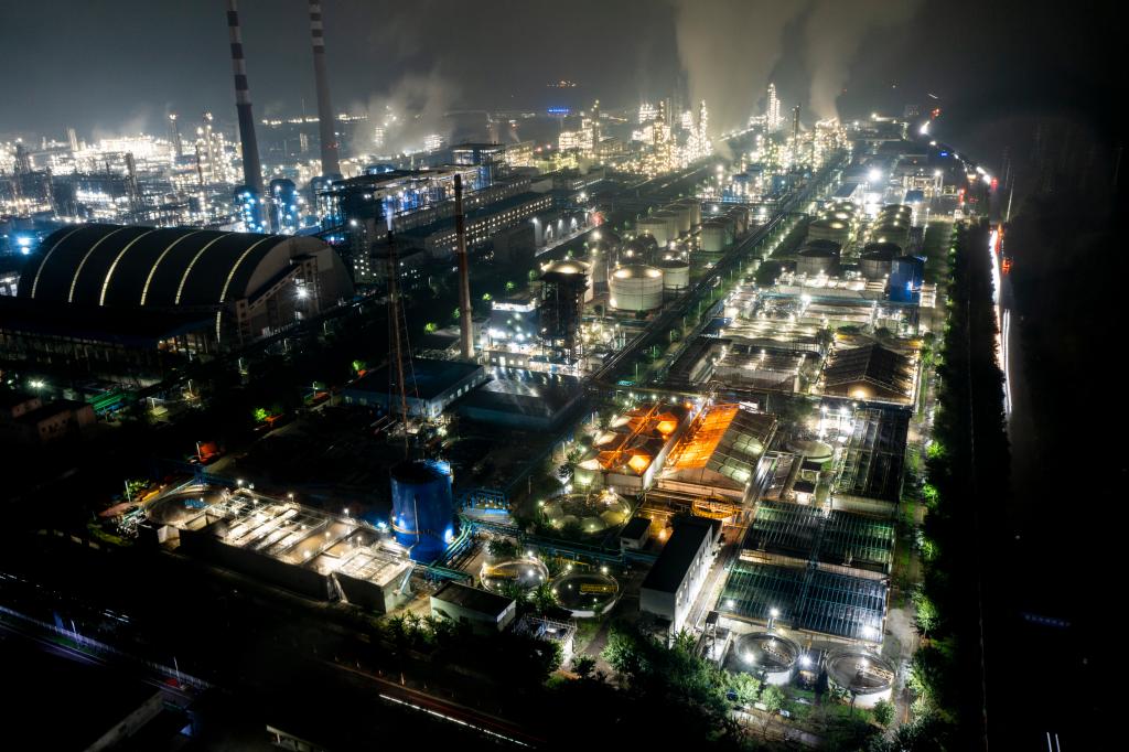 強信心·開(kāi)新局丨重慶三峽庫區:新材料產(chǎn)業(yè)助力老工業(yè)基地發(fā)展新賽道