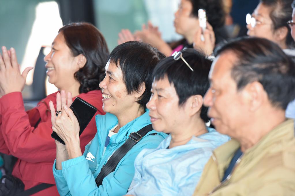 新西蘭迎來(lái)出境游重啟后首個(gè)中國旅行團