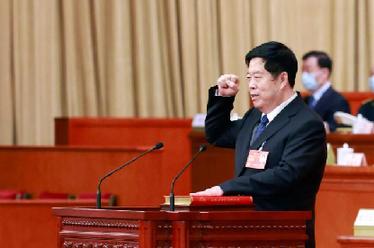 國家監察委員會(huì )主任劉金國進(jìn)行憲法宣誓