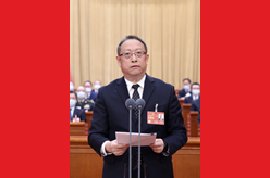 鄭建邦主持十四屆全國人大一次會(huì )議第五次全體會(huì )議