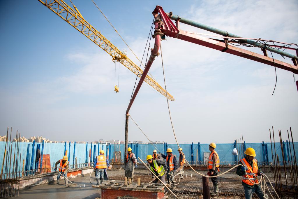 湖南長(cháng)沙:岳麓山實(shí)驗室農大片區項目封頂