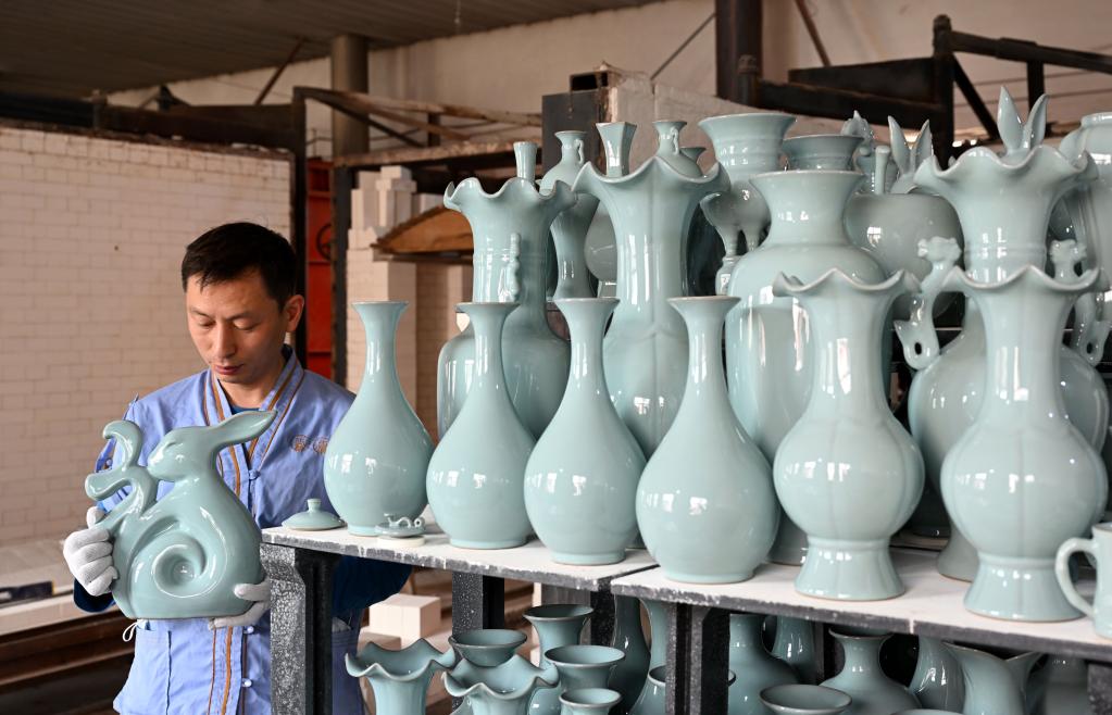 強信心·開(kāi)新局丨河南汝州：做強汝瓷產(chǎn)業(yè) 擦亮汝窯“名片”