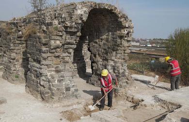 山海關(guān)長(cháng)城北翼城保護修繕工程施工正酣