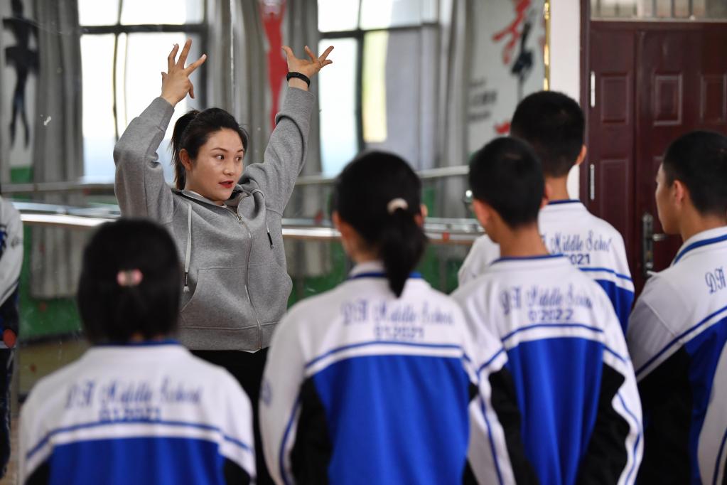 課間操，舞從敦煌來(lái)