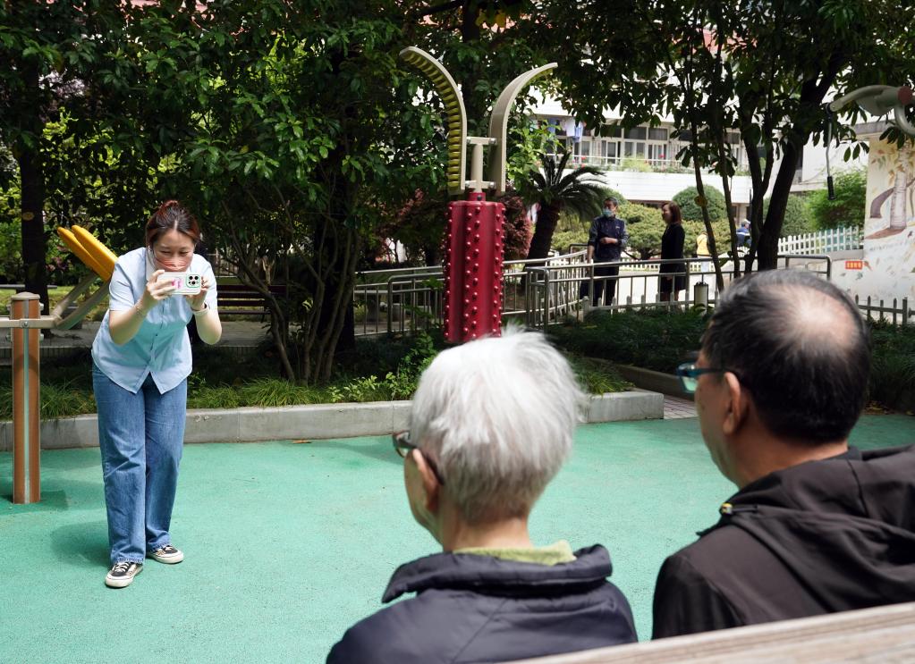 上海：守護“夕陽(yáng)紅”的年輕人