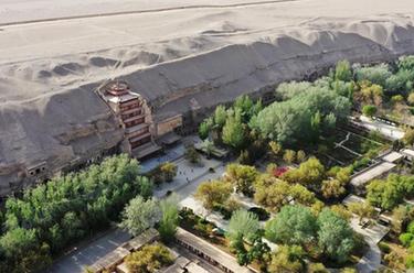 新華全媒+丨年輕的他們，讓敦煌不再遙遠