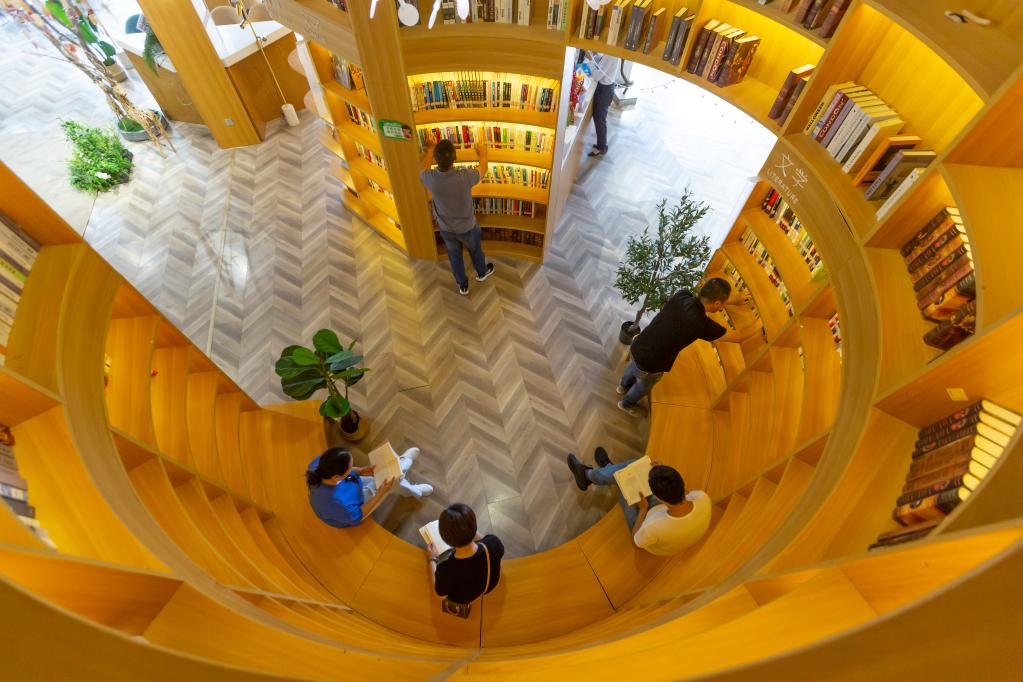 江西南昌:城市書(shū)房打造“書(shū)式”生活