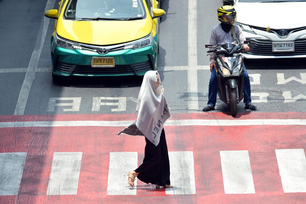 泰國:熱浪侵襲