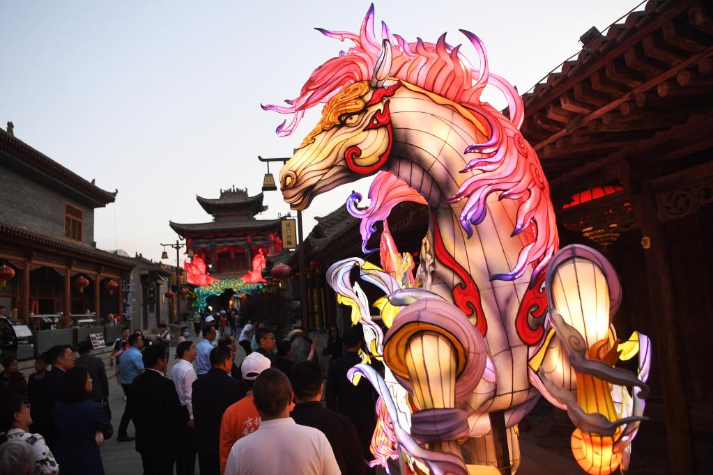 甘肅蘭州:河口古鎮“黃河燈展”亮燈