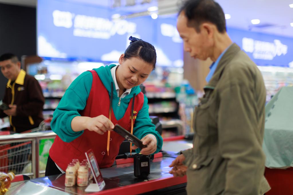 貴州黔南:“數字底座”賦能產(chǎn)業(yè)發(fā)展與社會(huì )治理