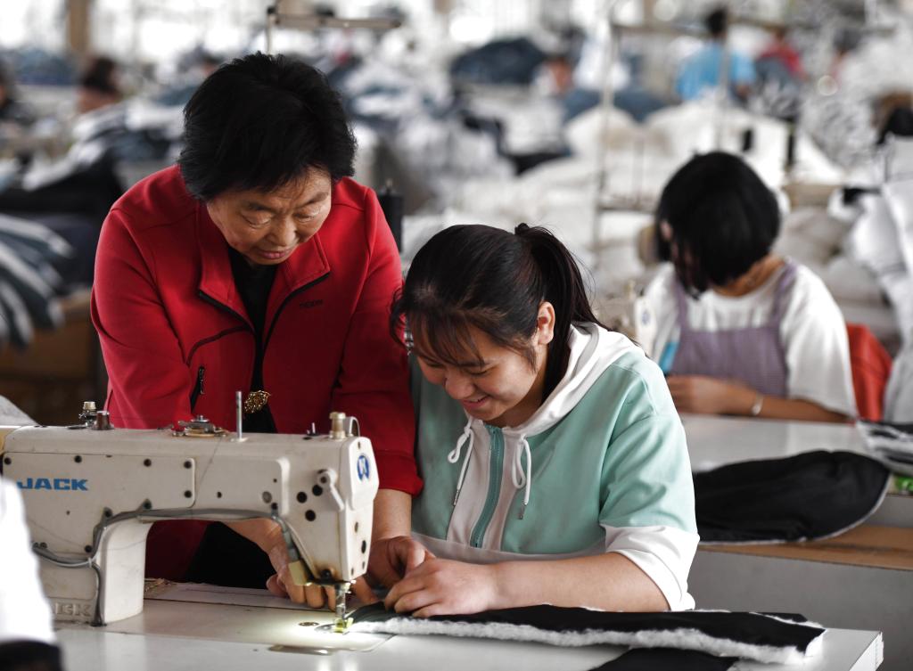 山東莒縣:“愛(ài)心廠(chǎng)長(cháng)”托起殘疾職工幸福天空