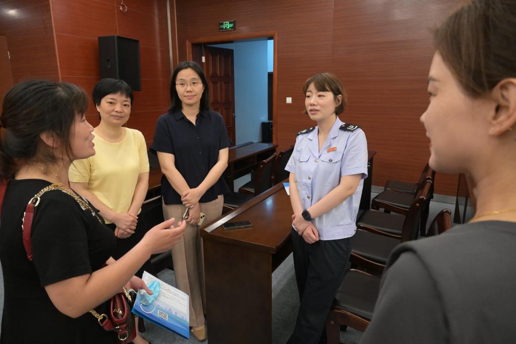 福建閩侯：穩外貿助發(fā)展 春風(fēng)助企百局行