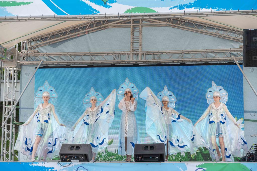 符拉迪沃斯托克:多彩活動(dòng)慶“六一”