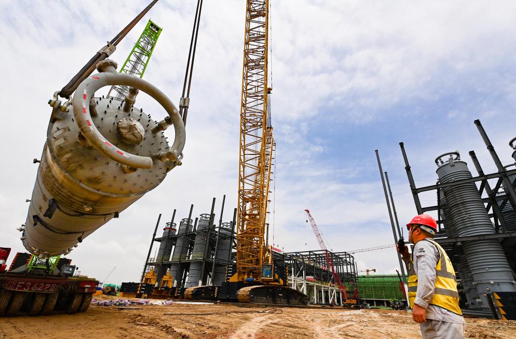 鄂爾多斯:光伏裝備制造產(chǎn)業(yè)基地建設忙